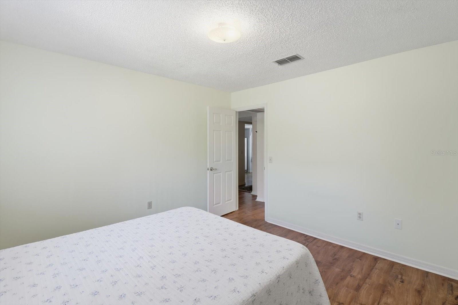 OM718251 Property Photo