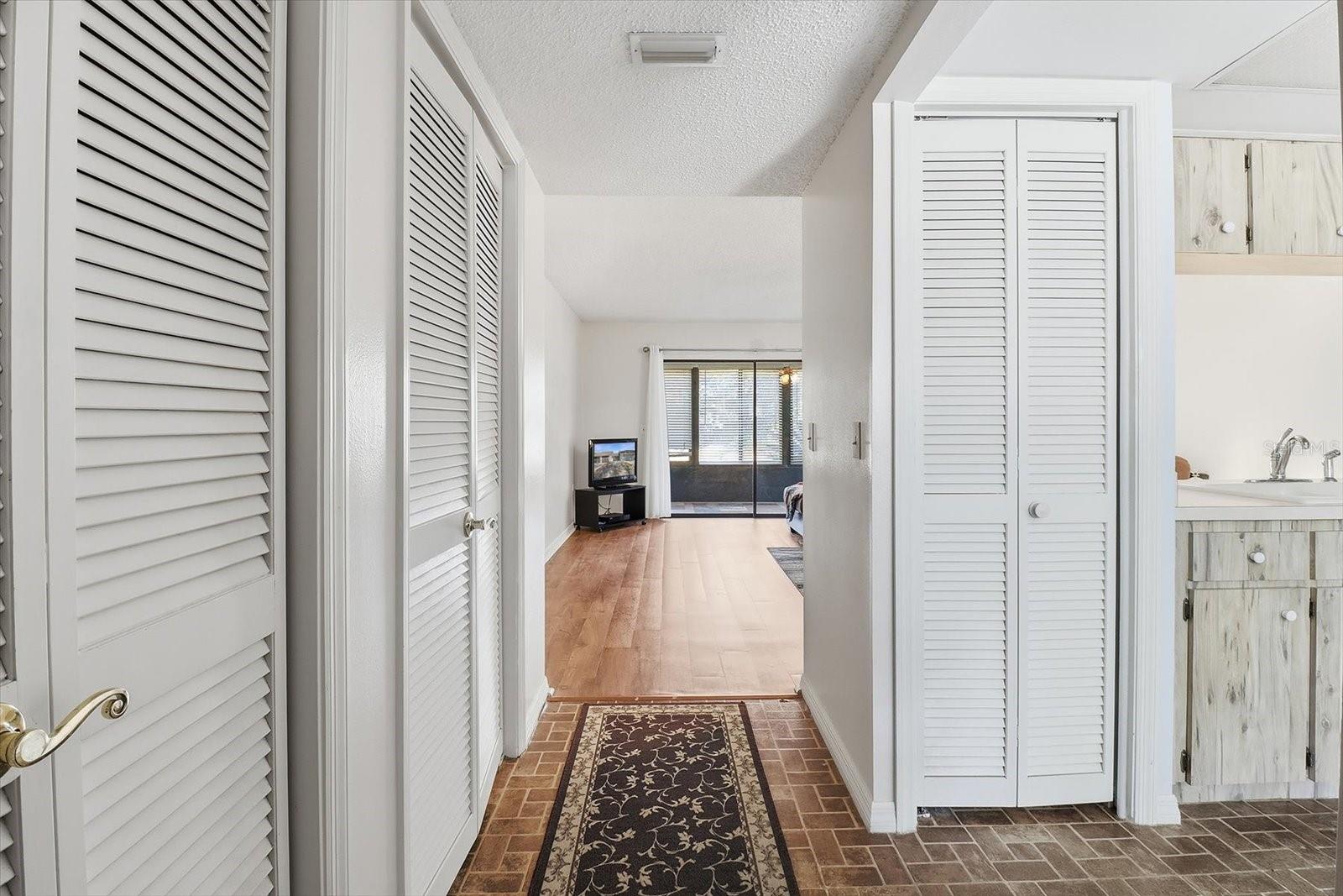 OM718251 Property Photo