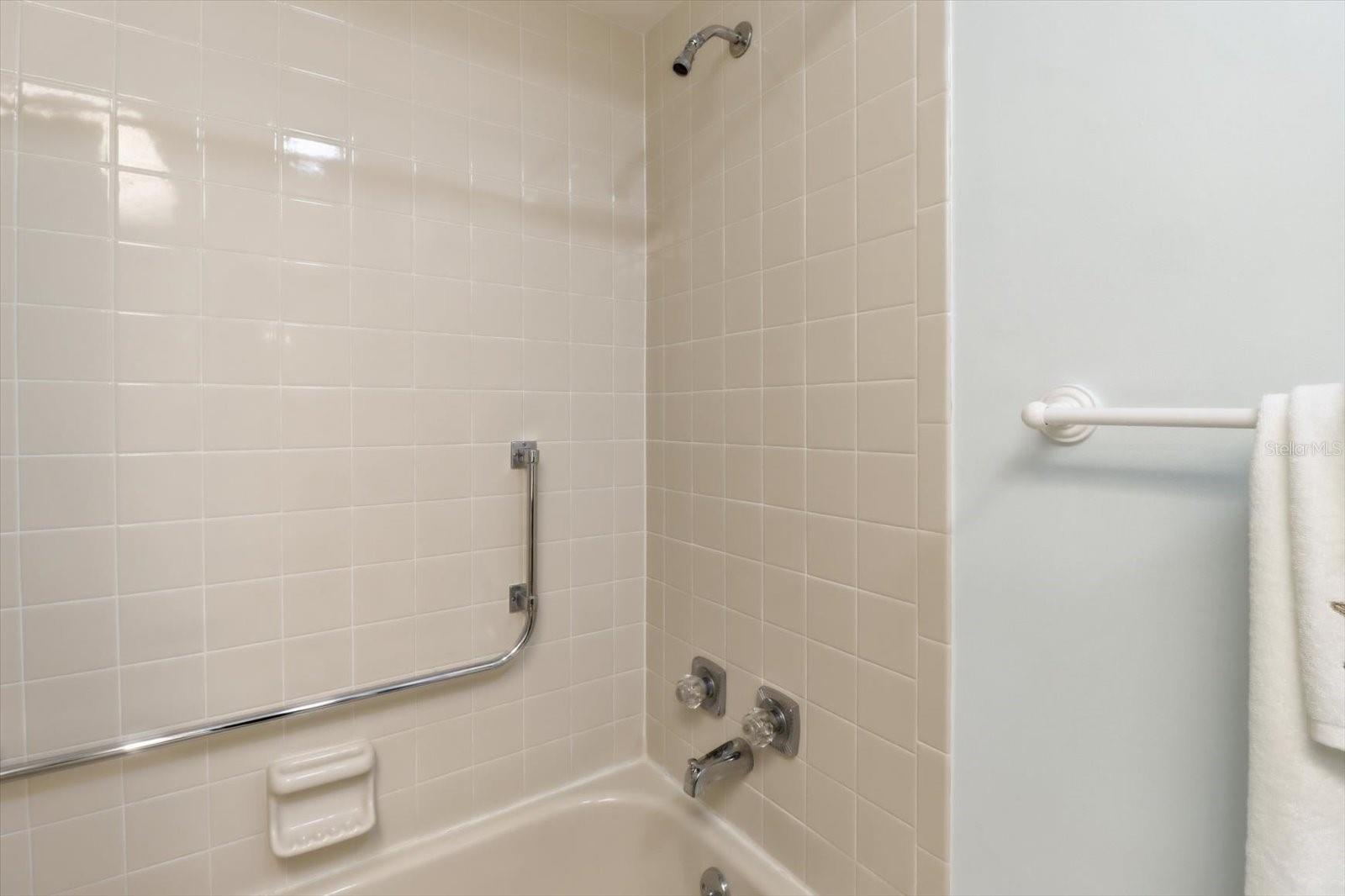 OM718251 Property Photo