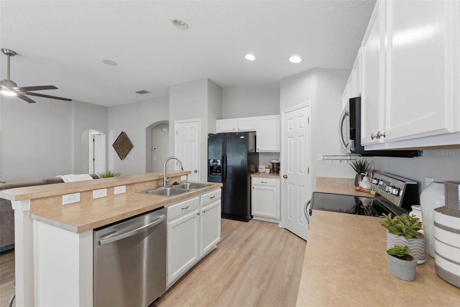 6039 DESERT PEACE AVE, LAND O LAKES, FL, 34639