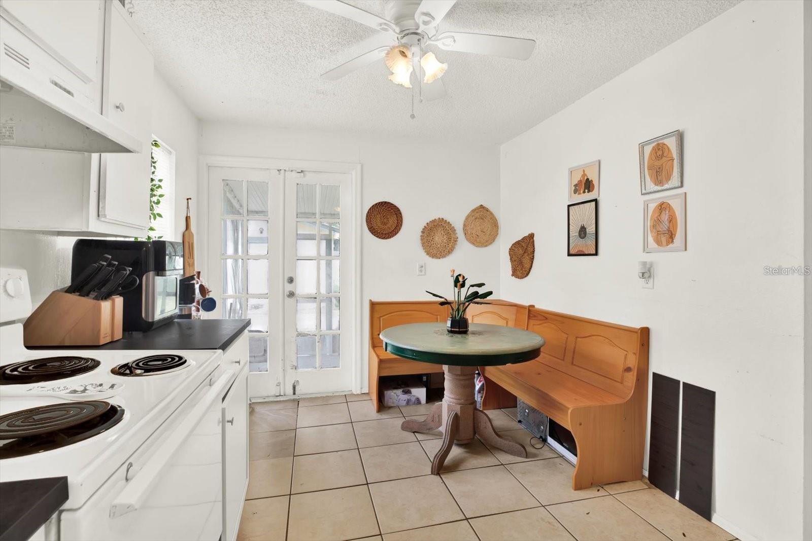 Built in sitting area