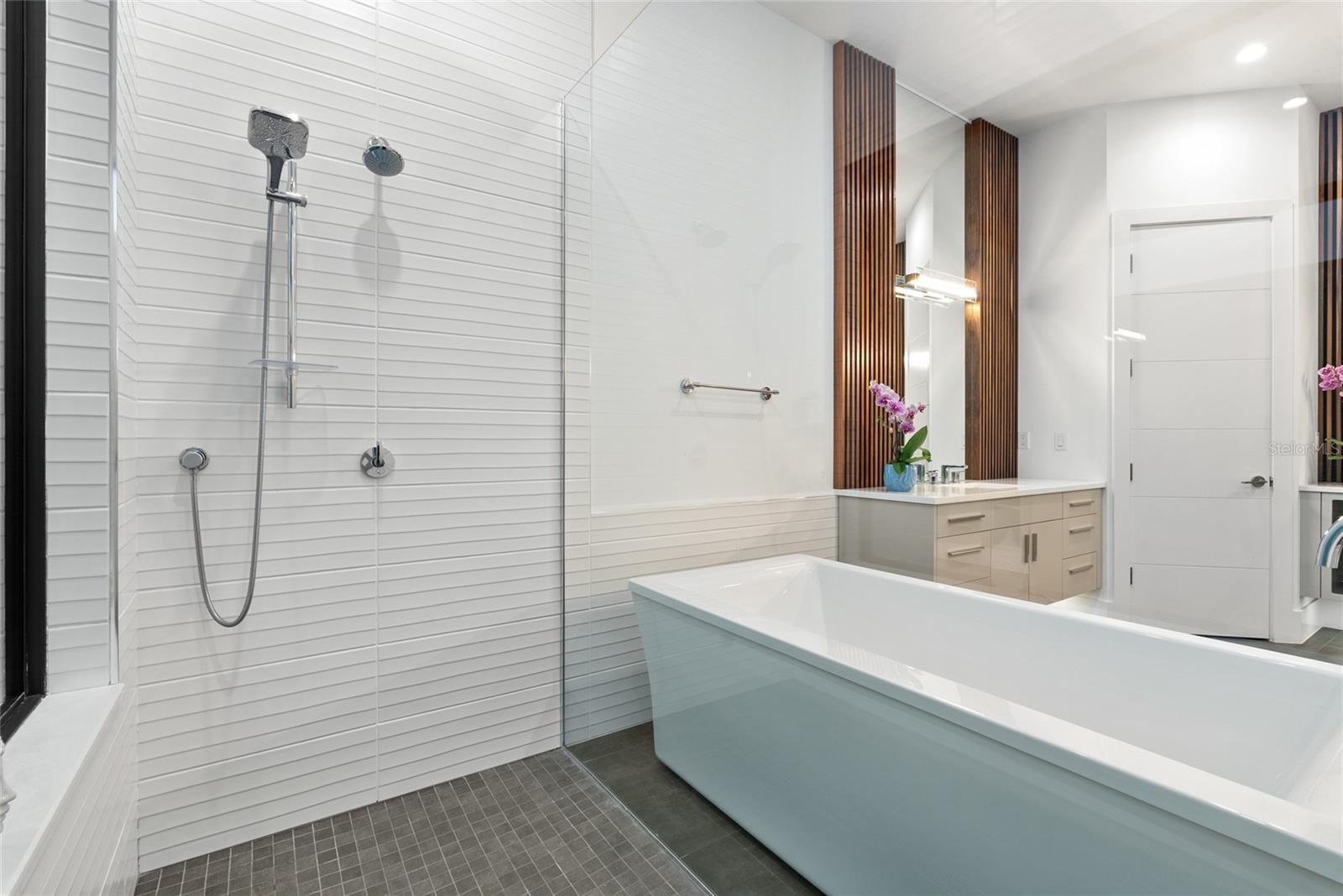 A4681551 Property Photo