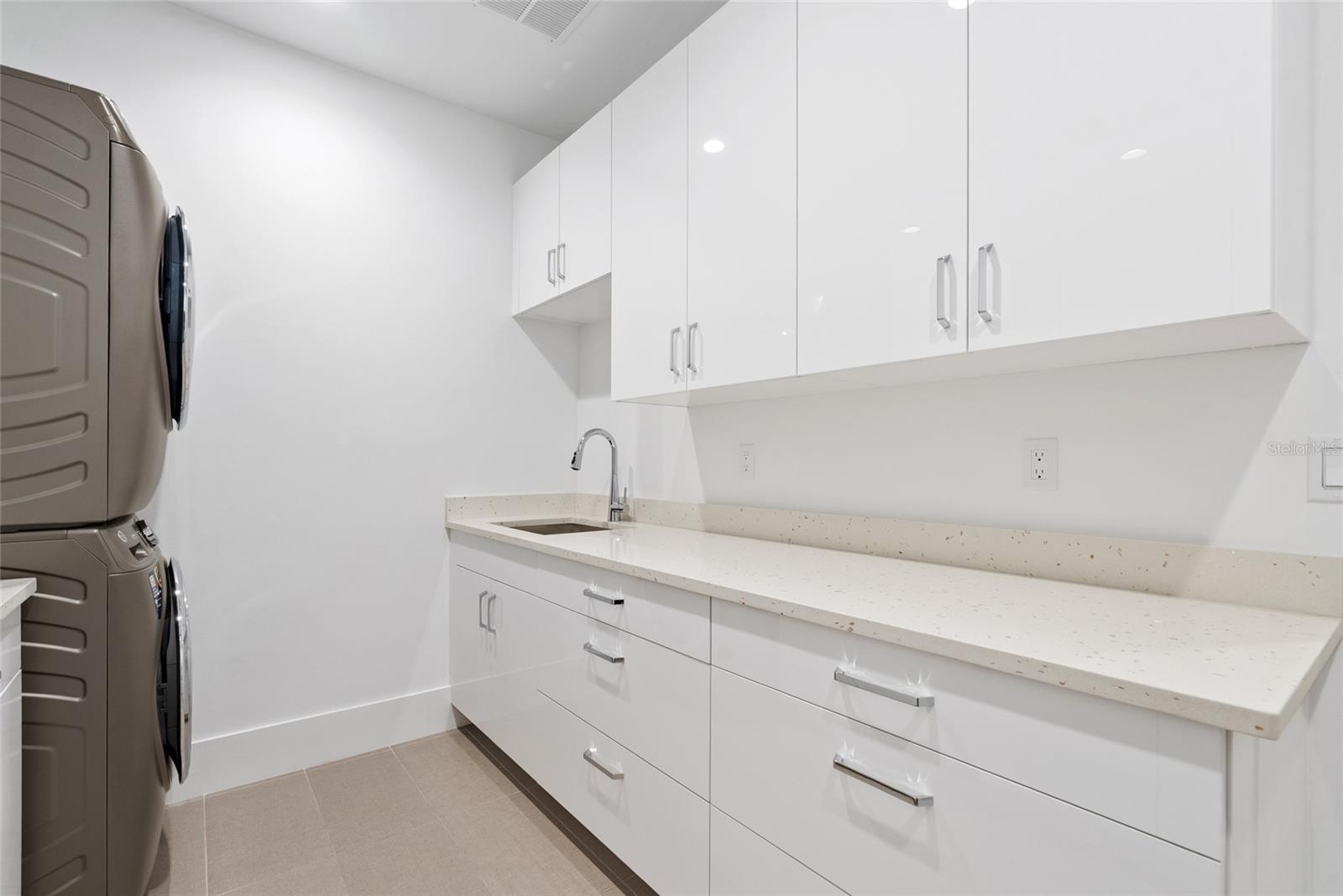 A4681551 Property Photo