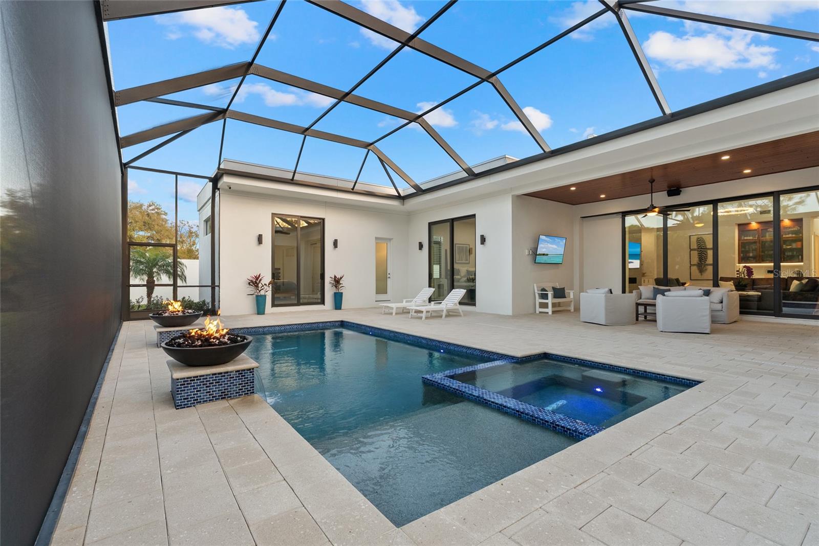 A4681551 Property Photo