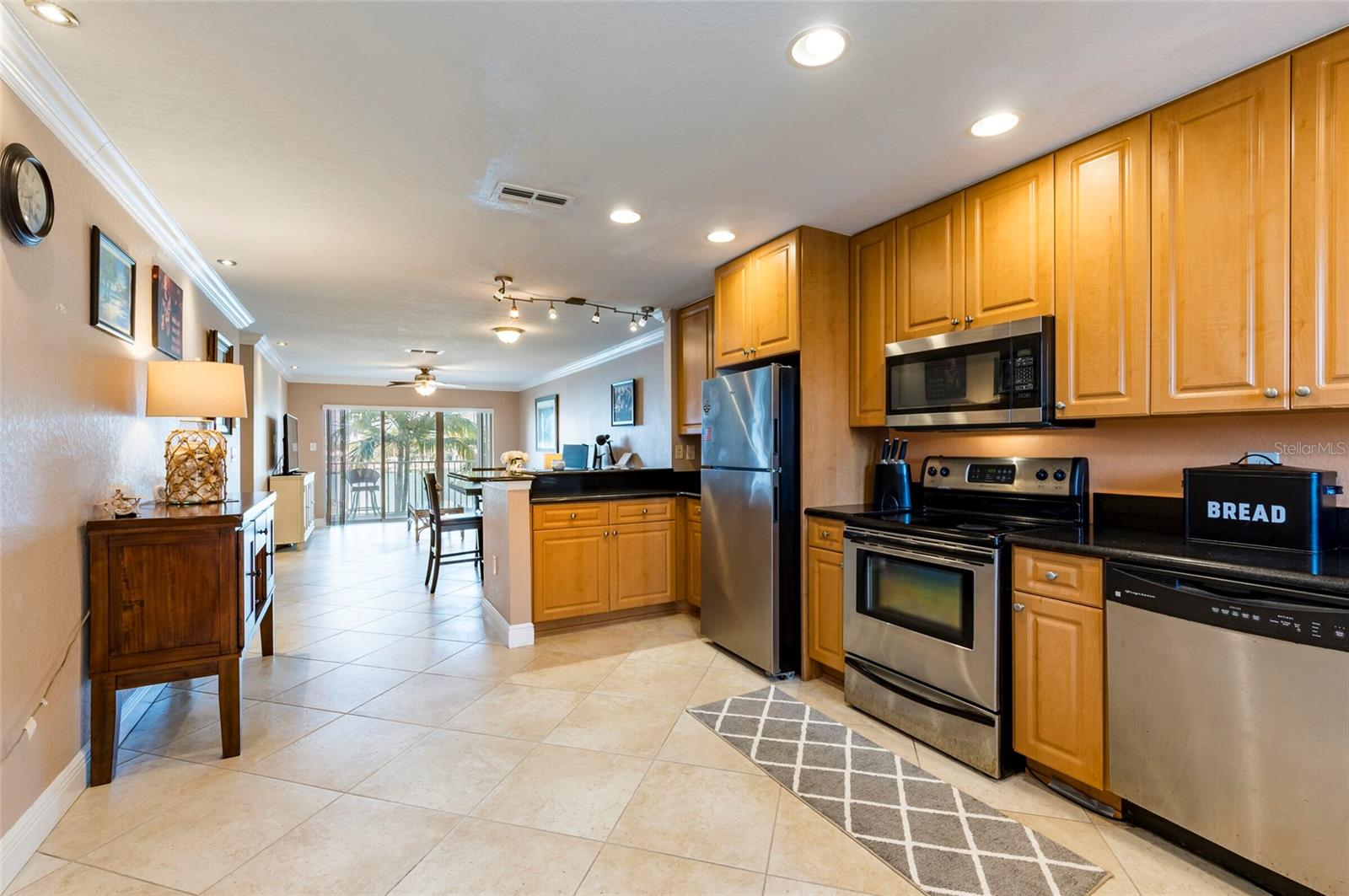 11605 3RD ST E #207, TREASURE ISLAND, FL, 33706