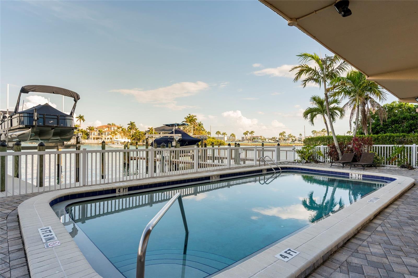 11605 3RD ST E #207, TREASURE ISLAND, FL, 33706