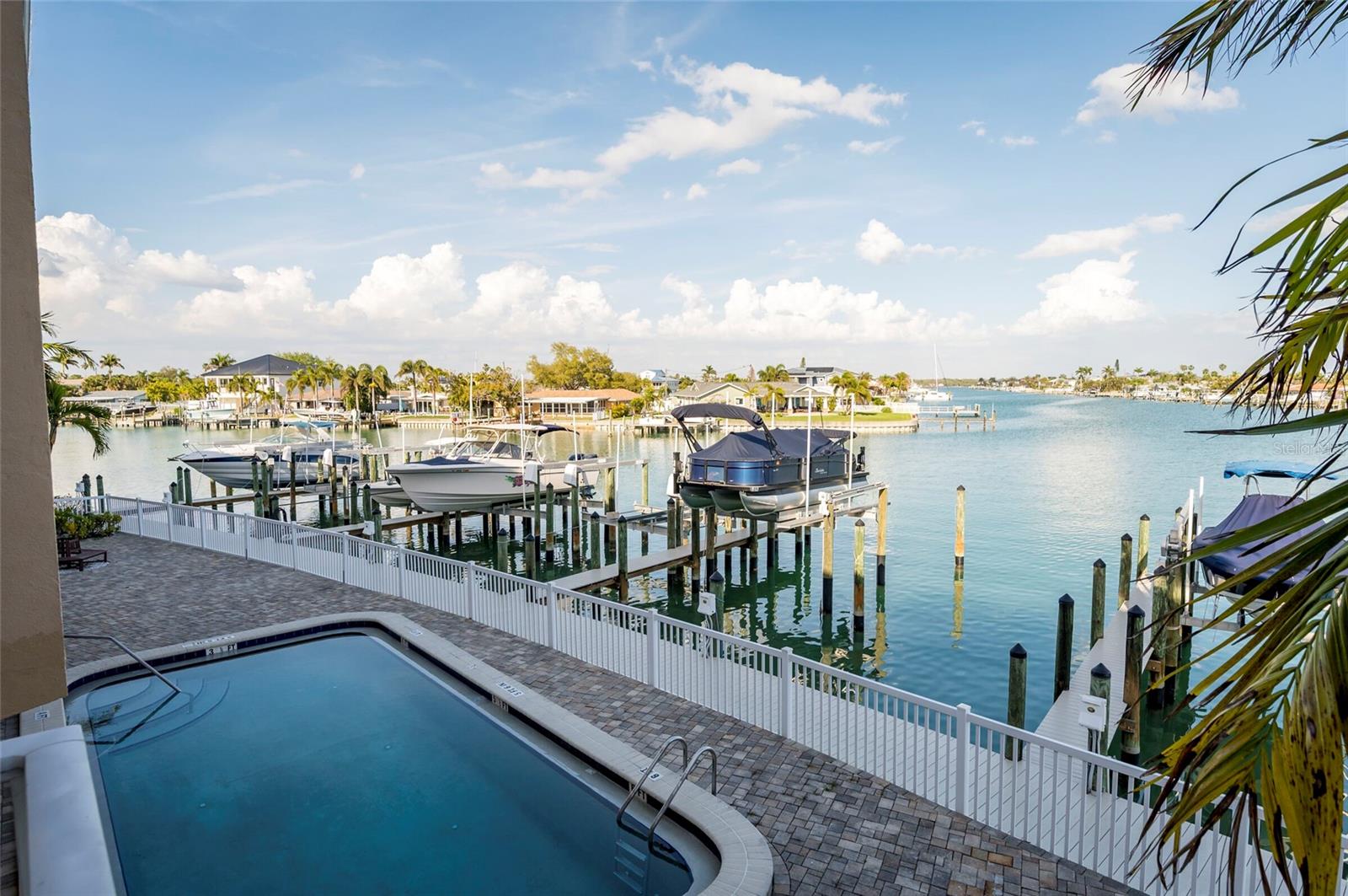 11605 3RD ST E #207, TREASURE ISLAND, FL, 33706