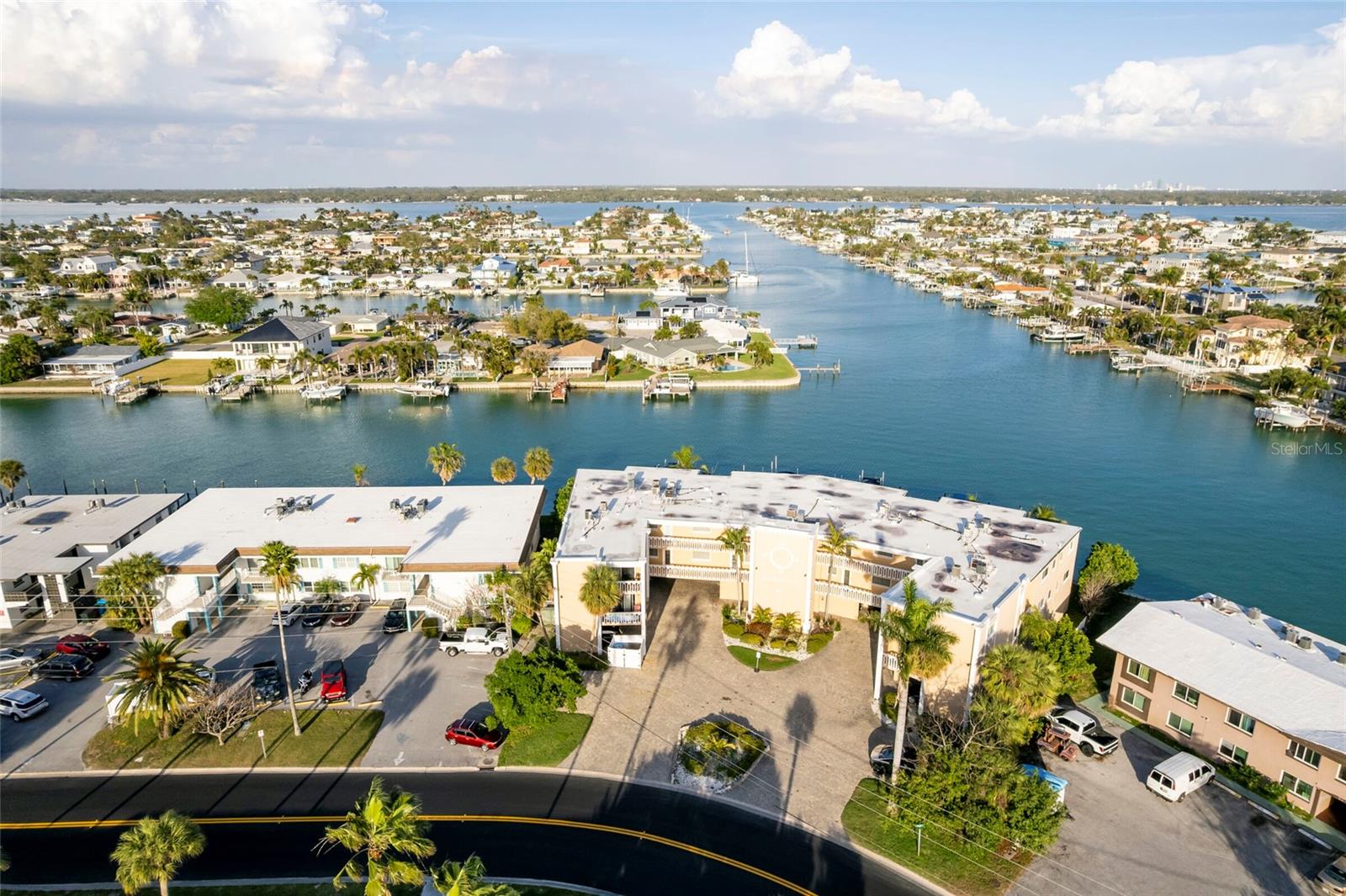 11605 3RD ST E #207, TREASURE ISLAND, FL, 33706