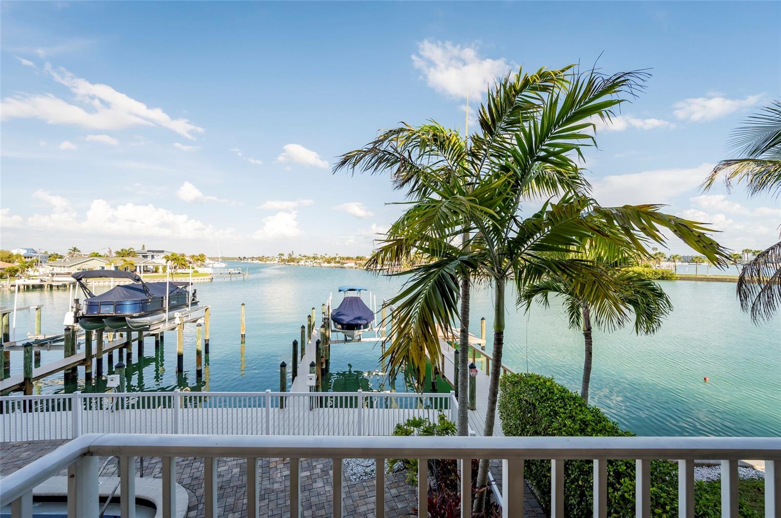 11605 3RD ST E #207, TREASURE ISLAND, FL, 33706