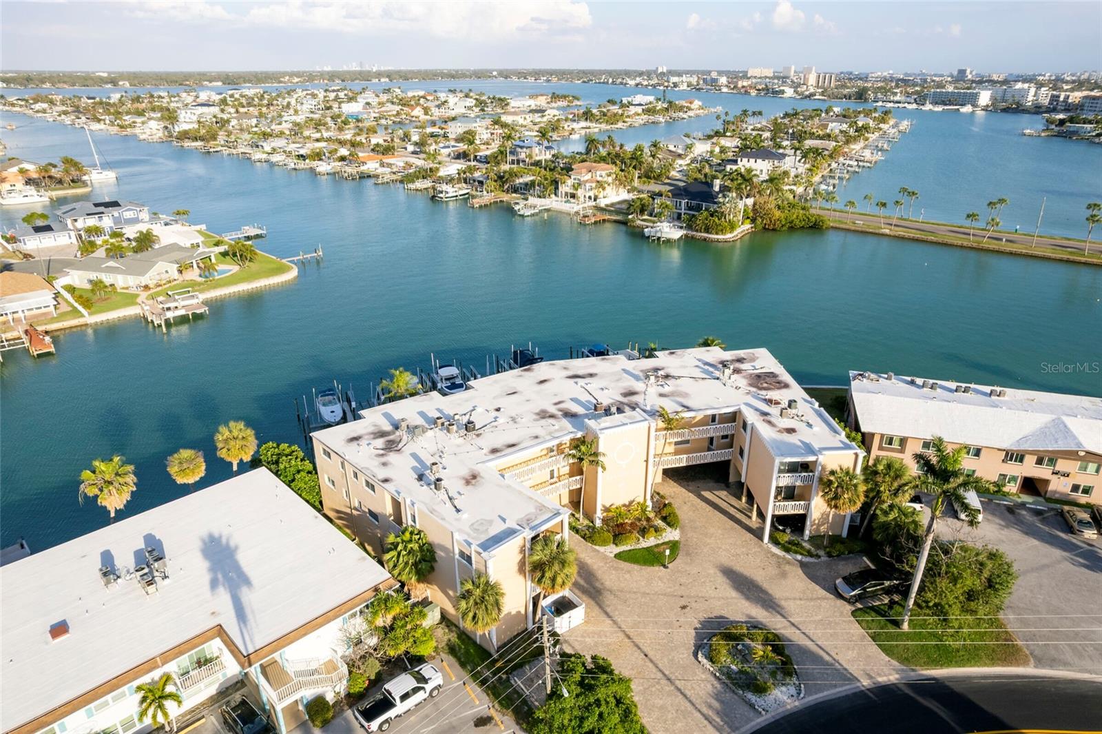 11605 3RD ST E #207, TREASURE ISLAND, FL, 33706