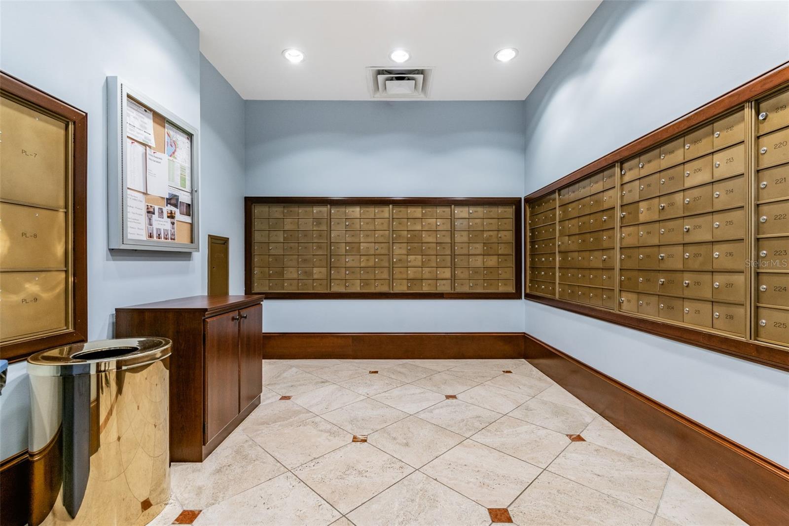 Private Mailbox Room