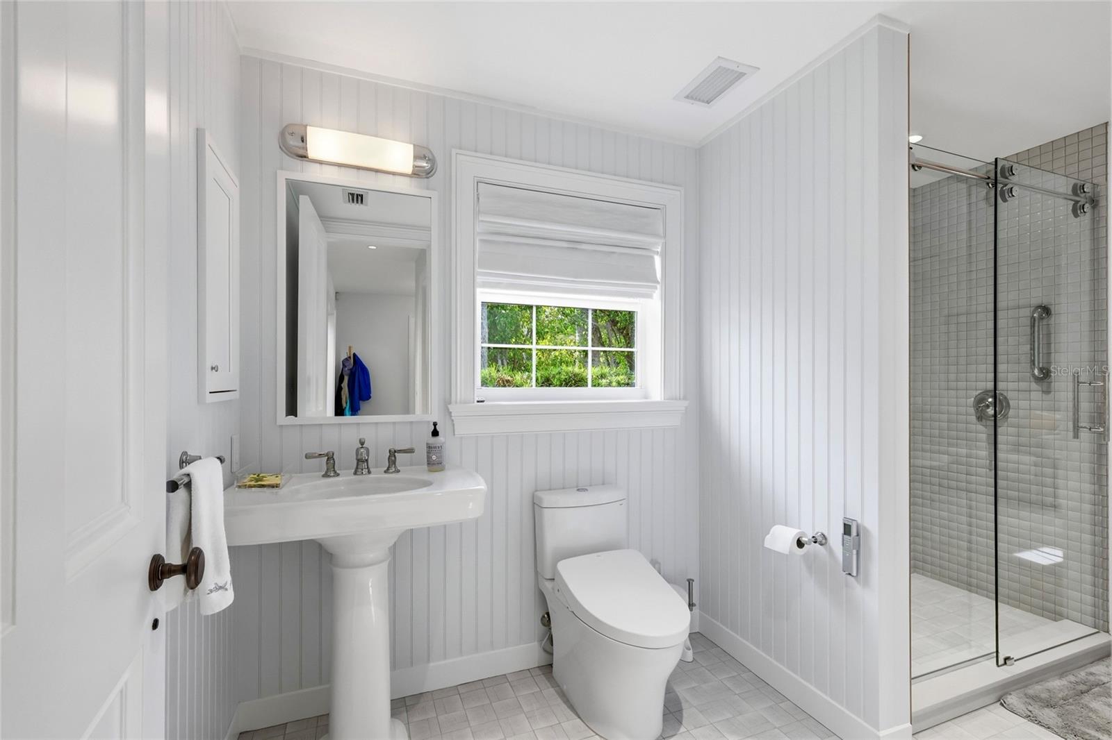 D6146048 Property Photo