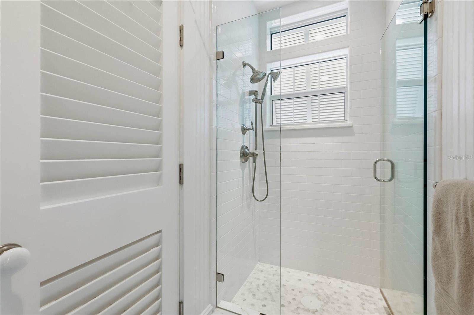 D6146048 Property Photo