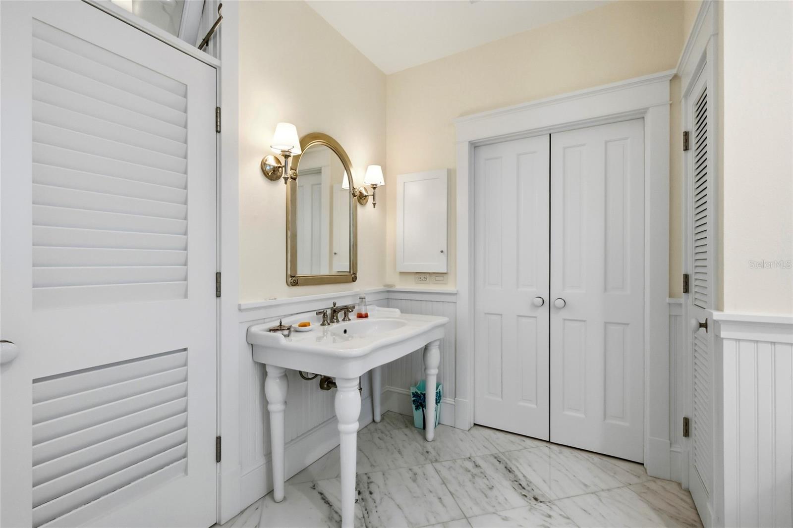 D6146048 Property Photo