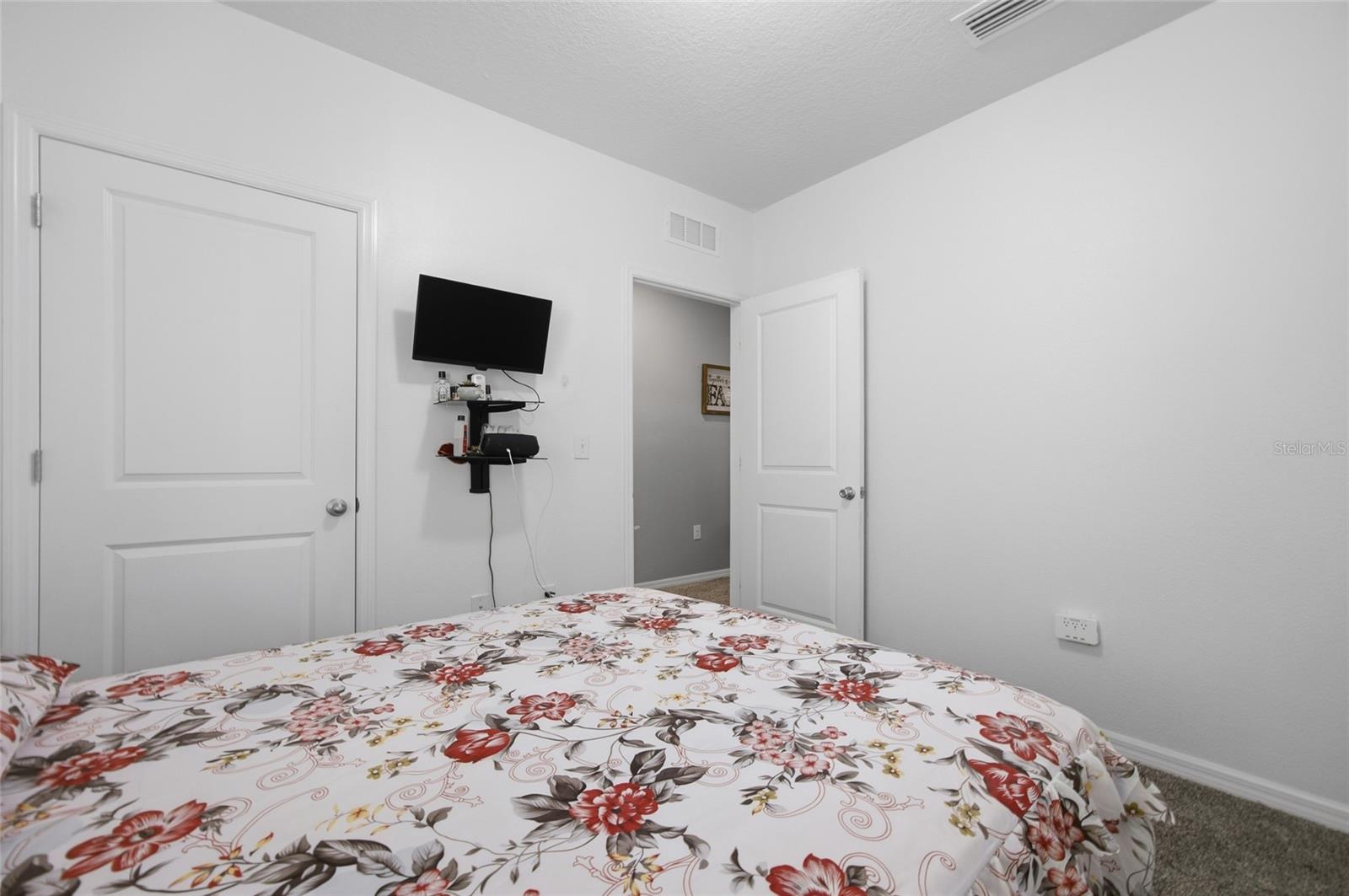 8204 PELICAN REED CIR, WESLEY CHAPEL, FL, 33545