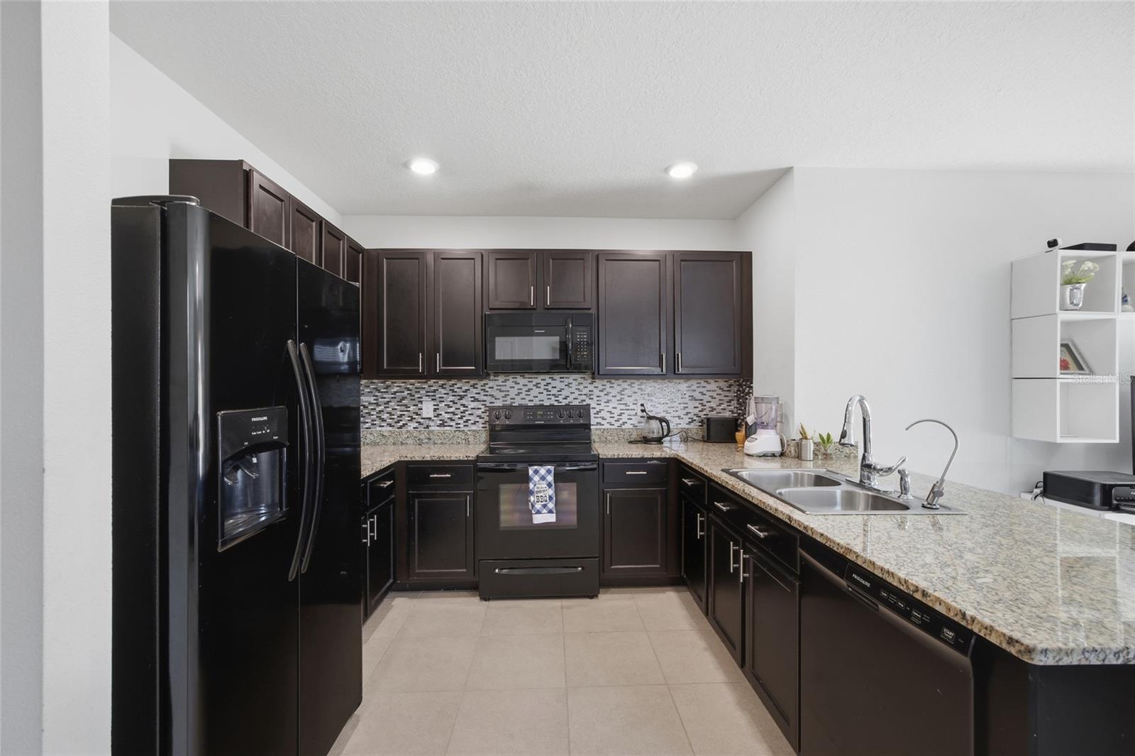 8204 PELICAN REED CIR, WESLEY CHAPEL, FL, 33545