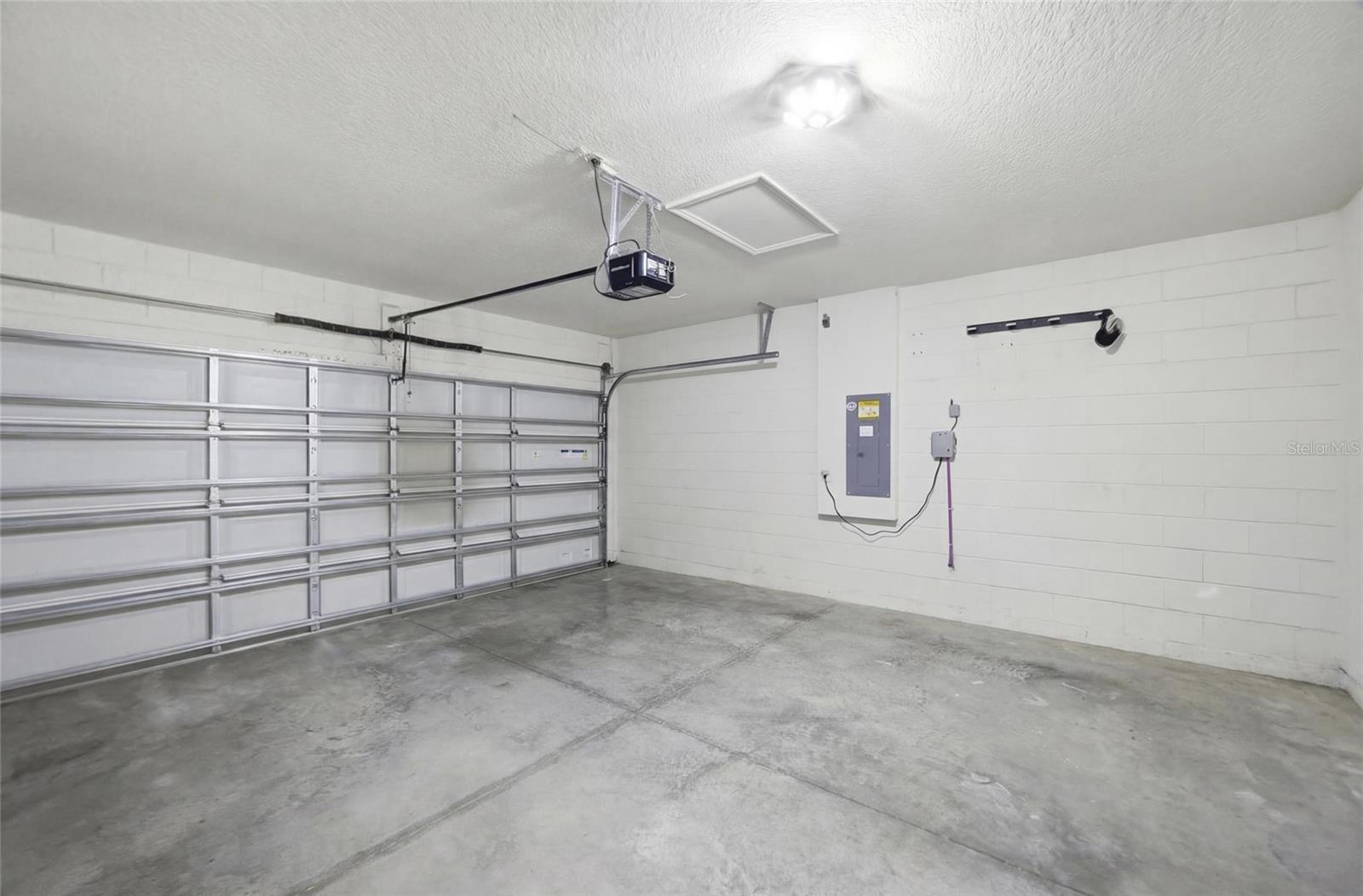 8204 PELICAN REED CIR, WESLEY CHAPEL, FL, 33545