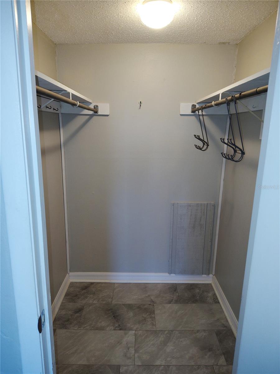 A4681686 Property Photo