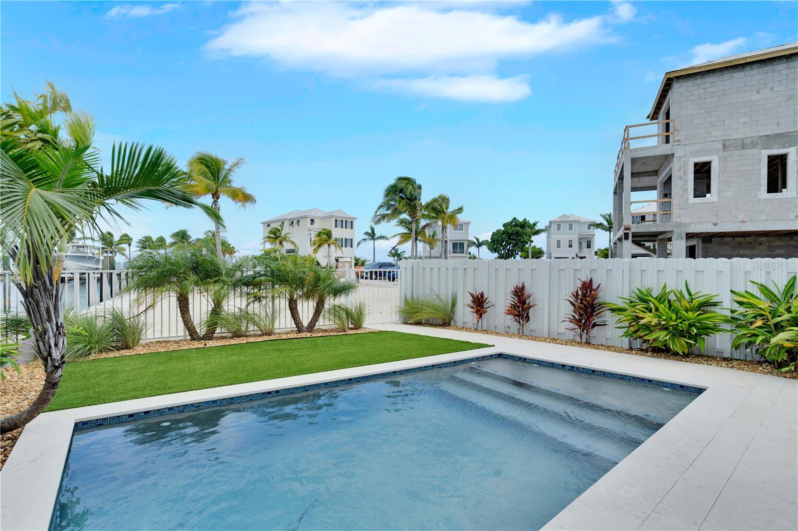 W7882829 Property Photo