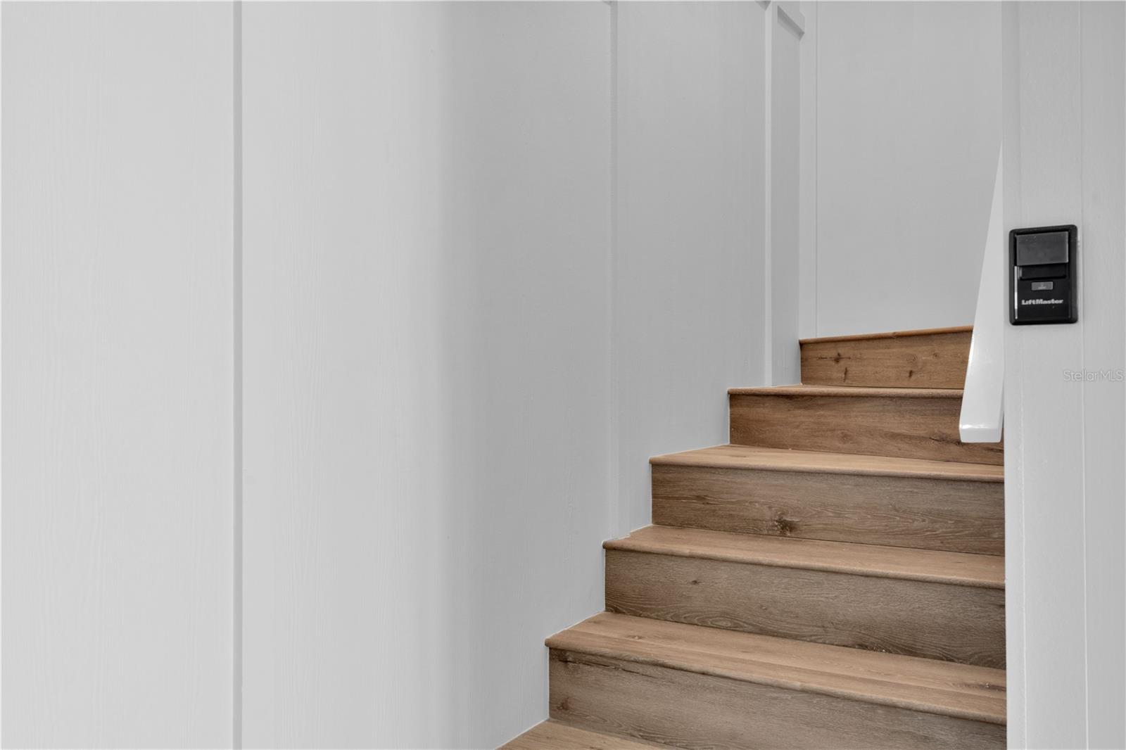 W7882829 Property Photo