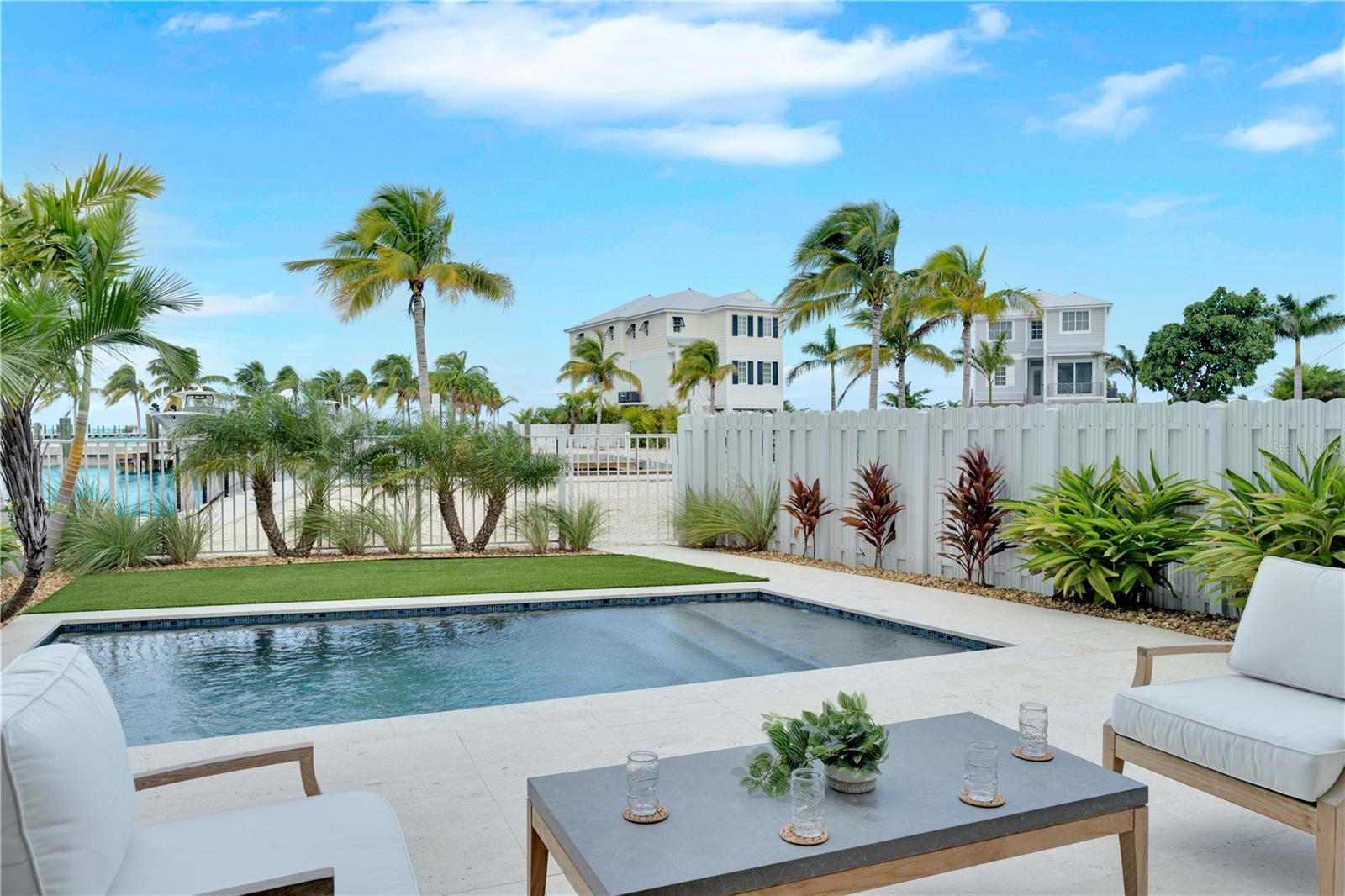 W7882829 Property Photo