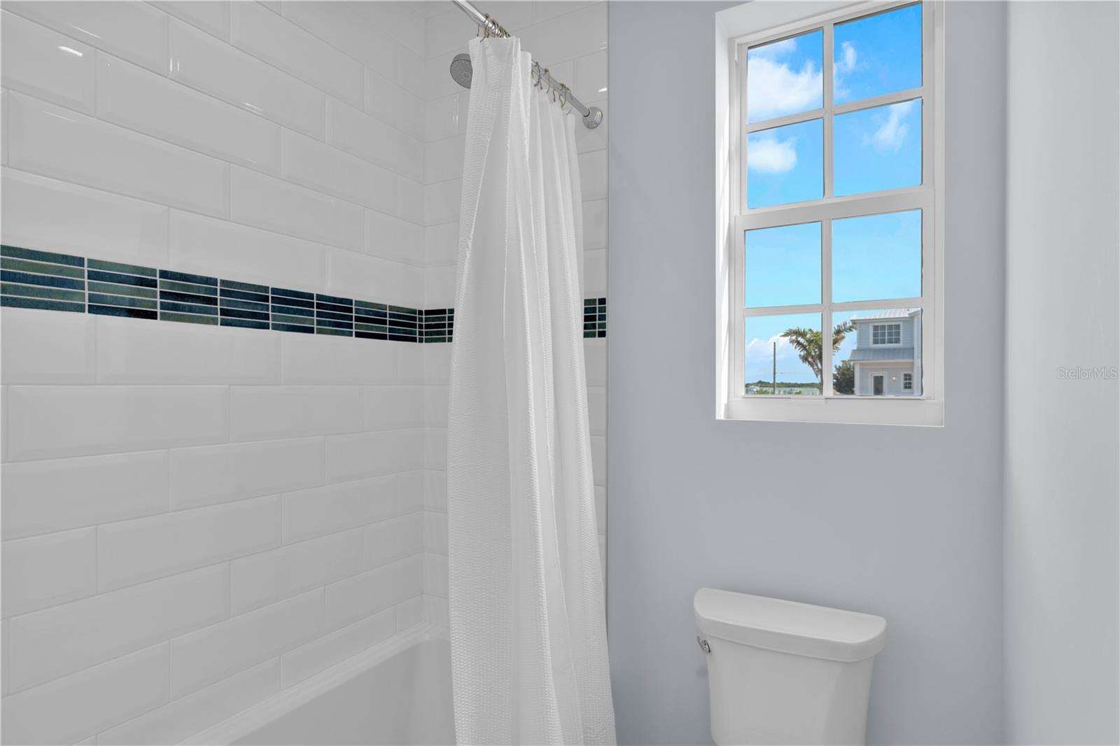 W7882829 Property Photo