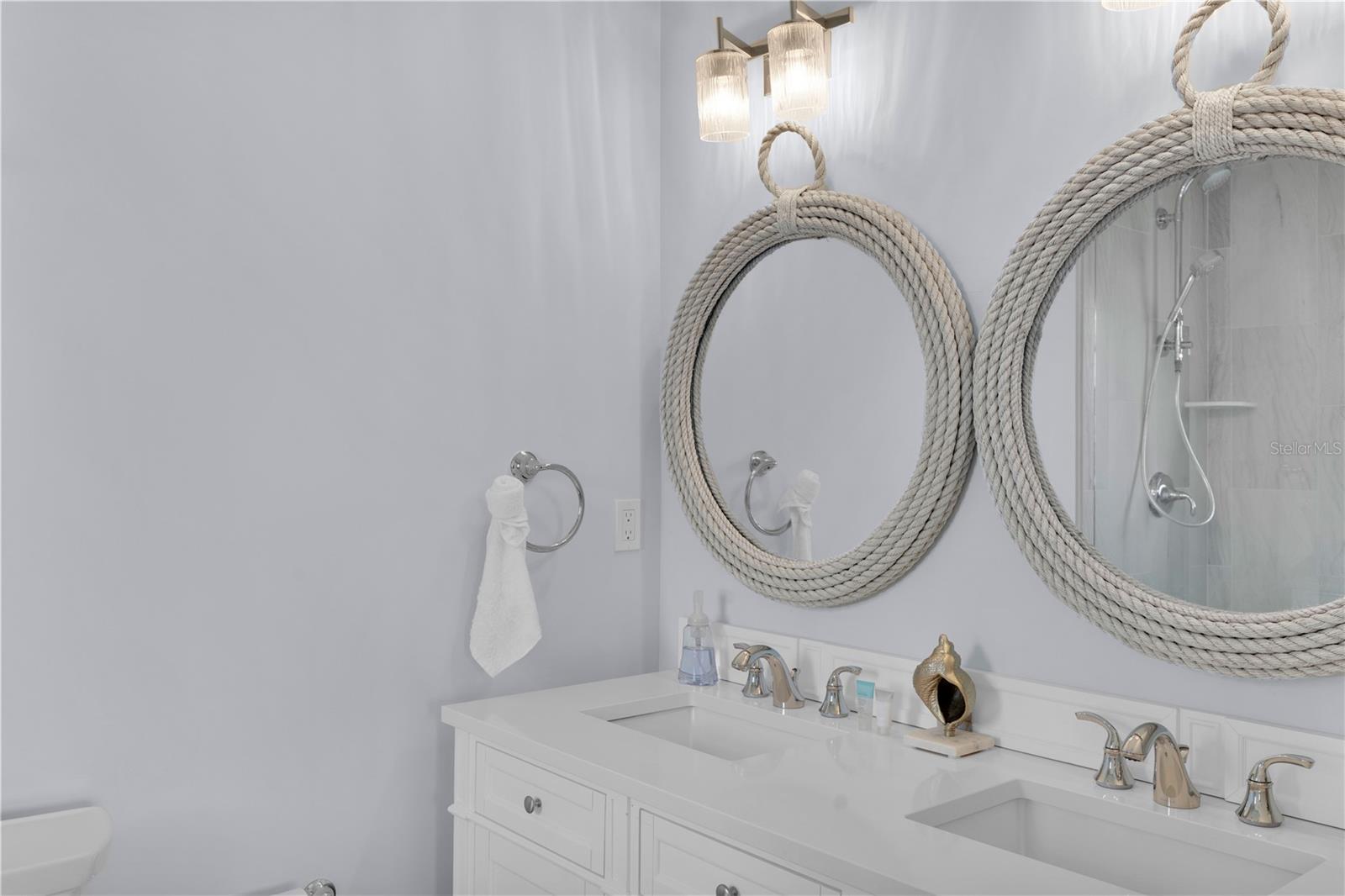 W7882829 Property Photo