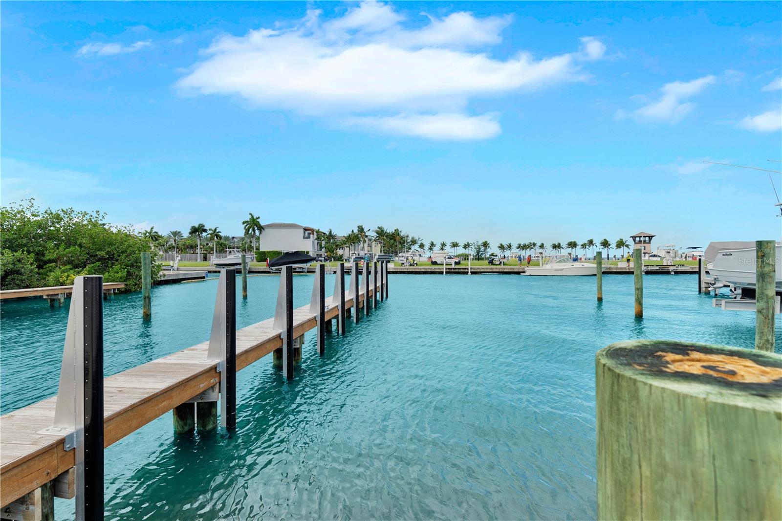 W7882829 Property Photo