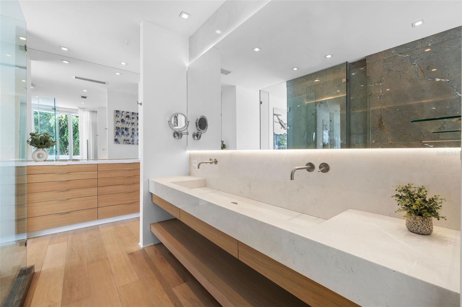 TB8474005 Property Photo