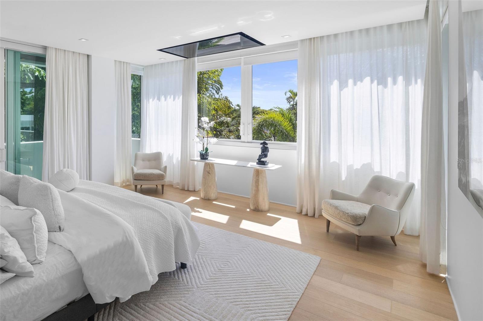 TB8474005 Property Photo