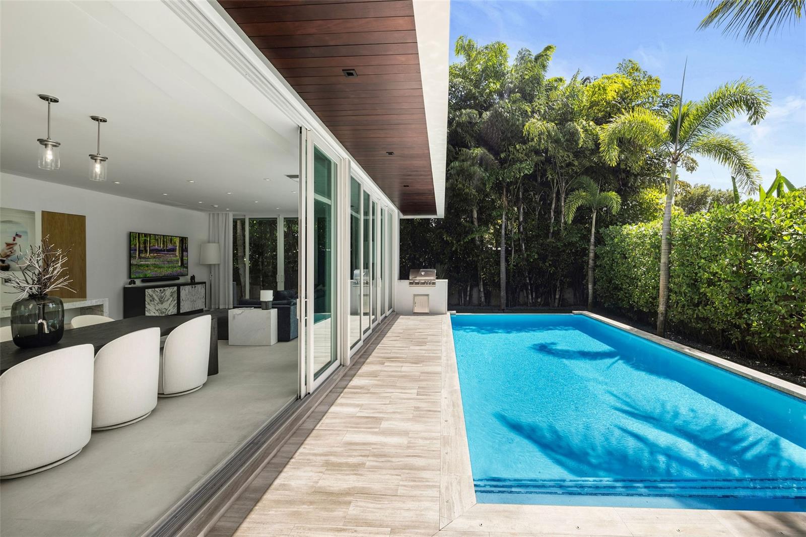 TB8474005 Property Photo