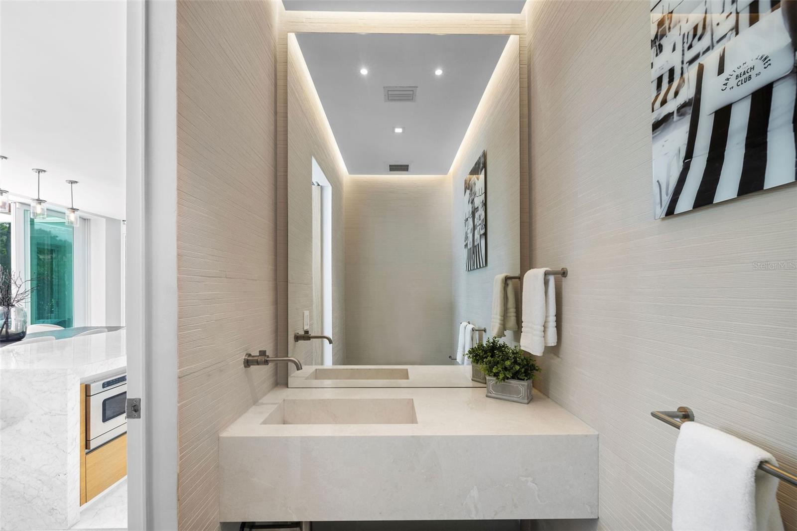 TB8474005 Property Photo