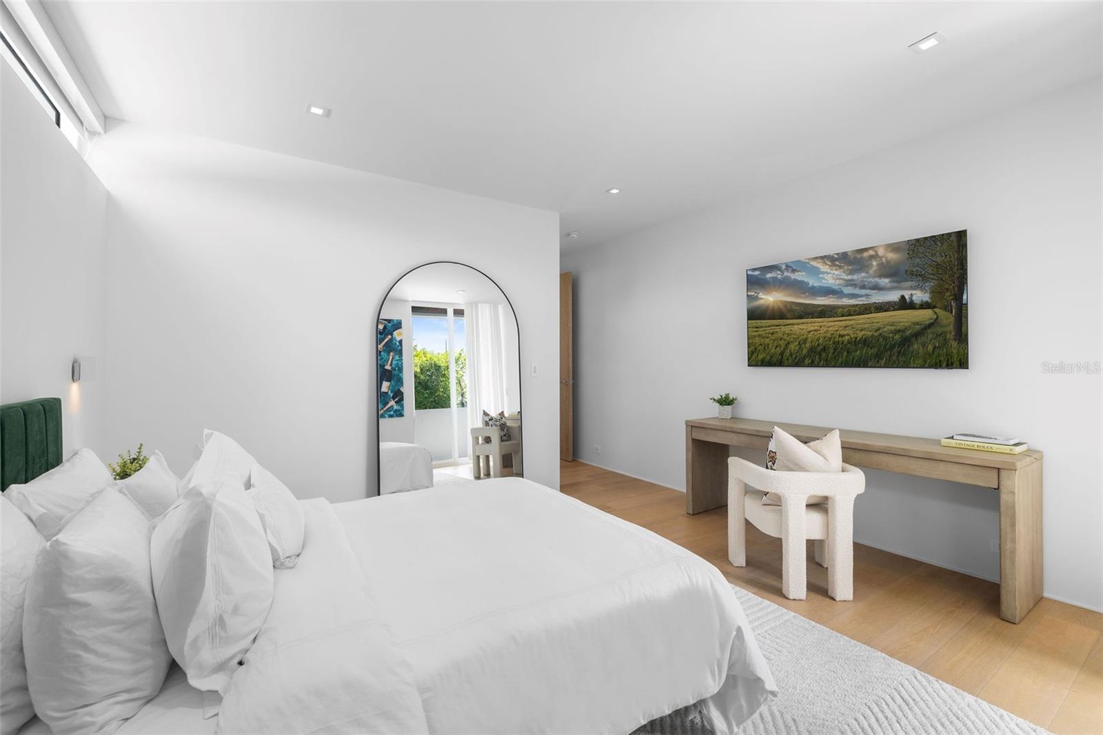 TB8474005 Property Photo