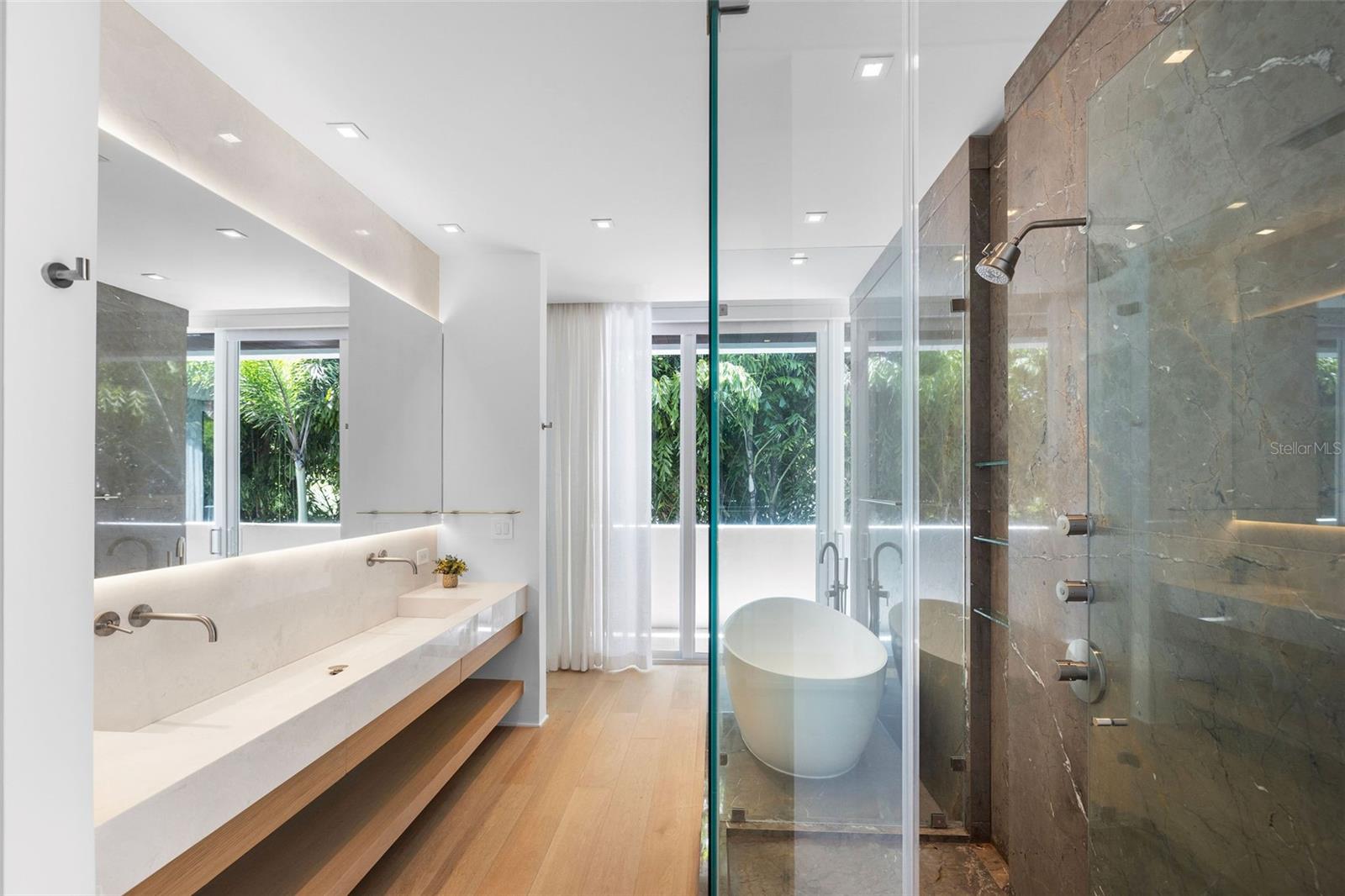 TB8474005 Property Photo