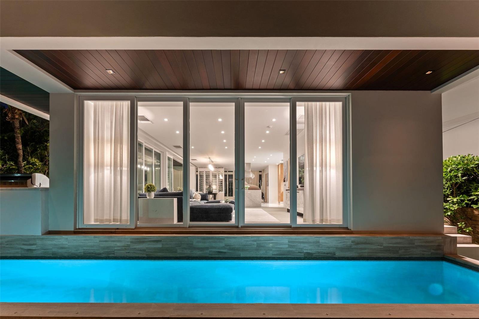 TB8474005 Property Photo