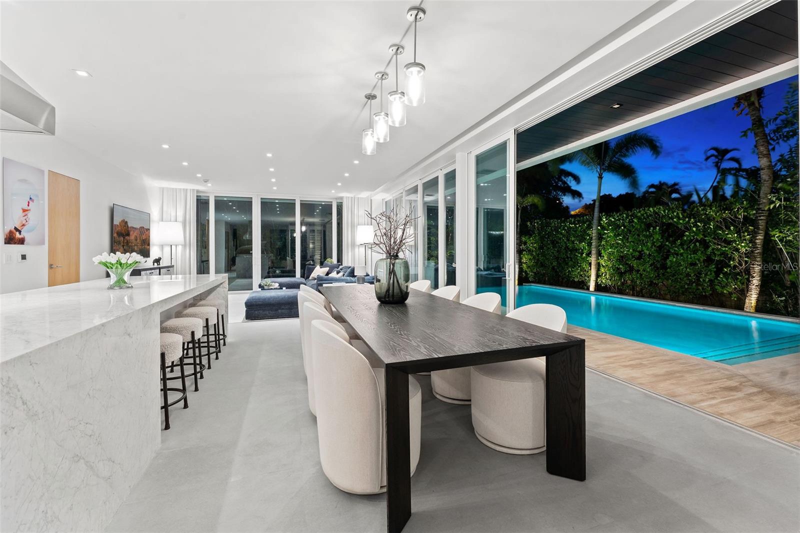 TB8474005 Property Photo