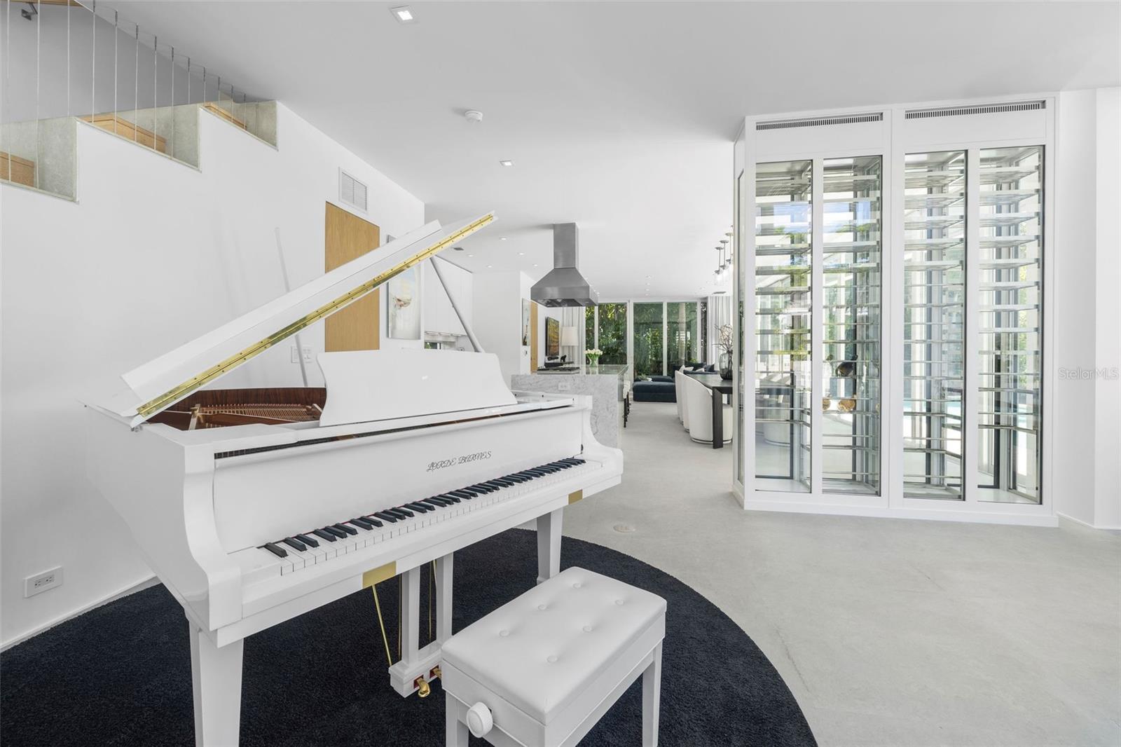 TB8474005 Property Photo