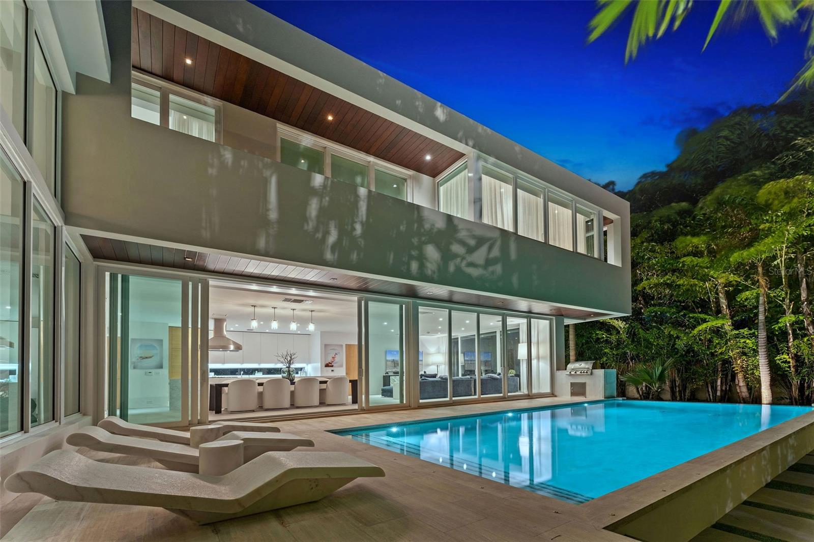 TB8474005 Property Photo