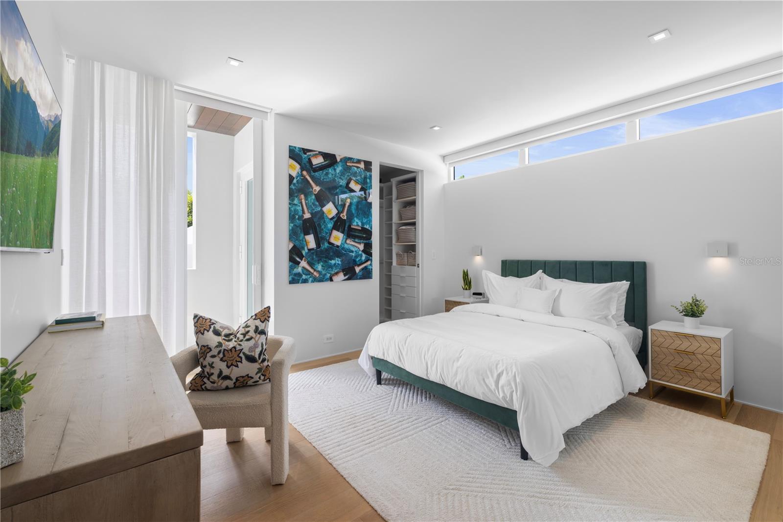 TB8474005 Property Photo