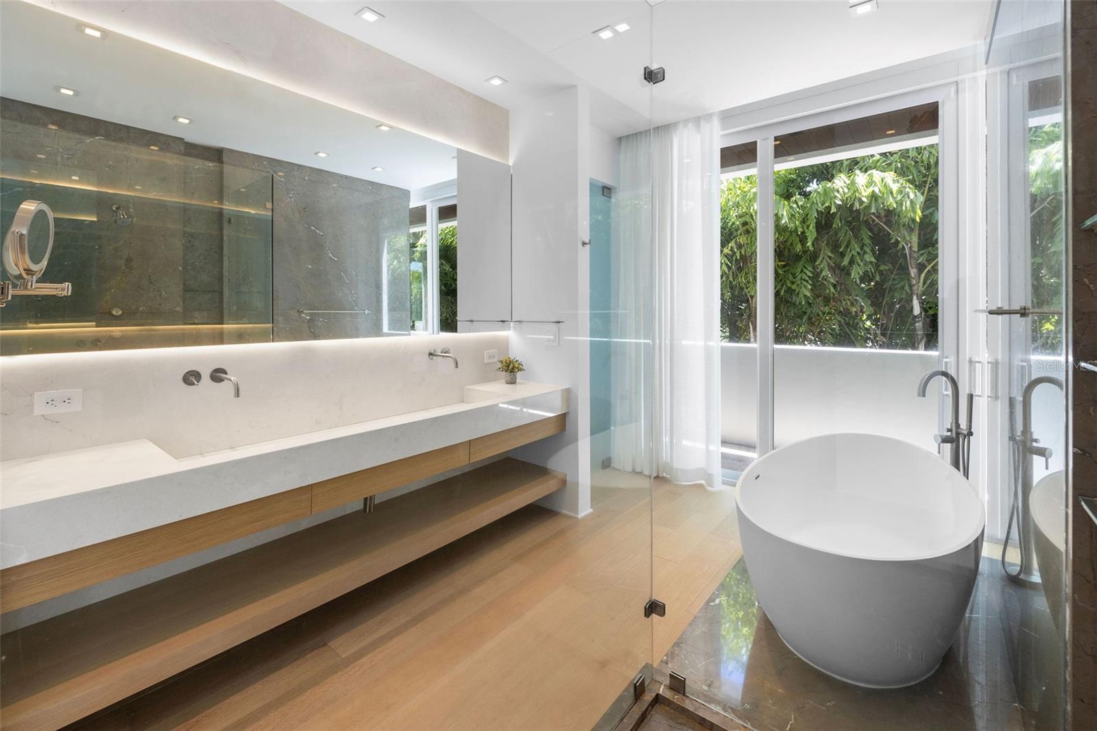 TB8474005 Property Photo