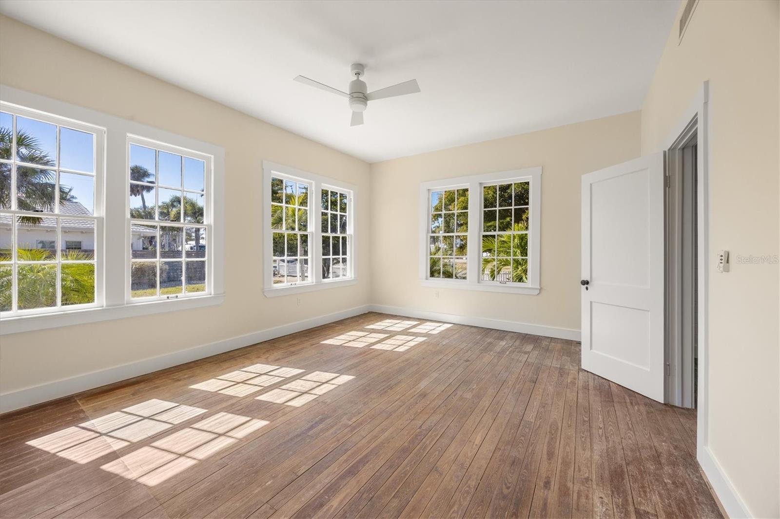 D6146072 Property Photo