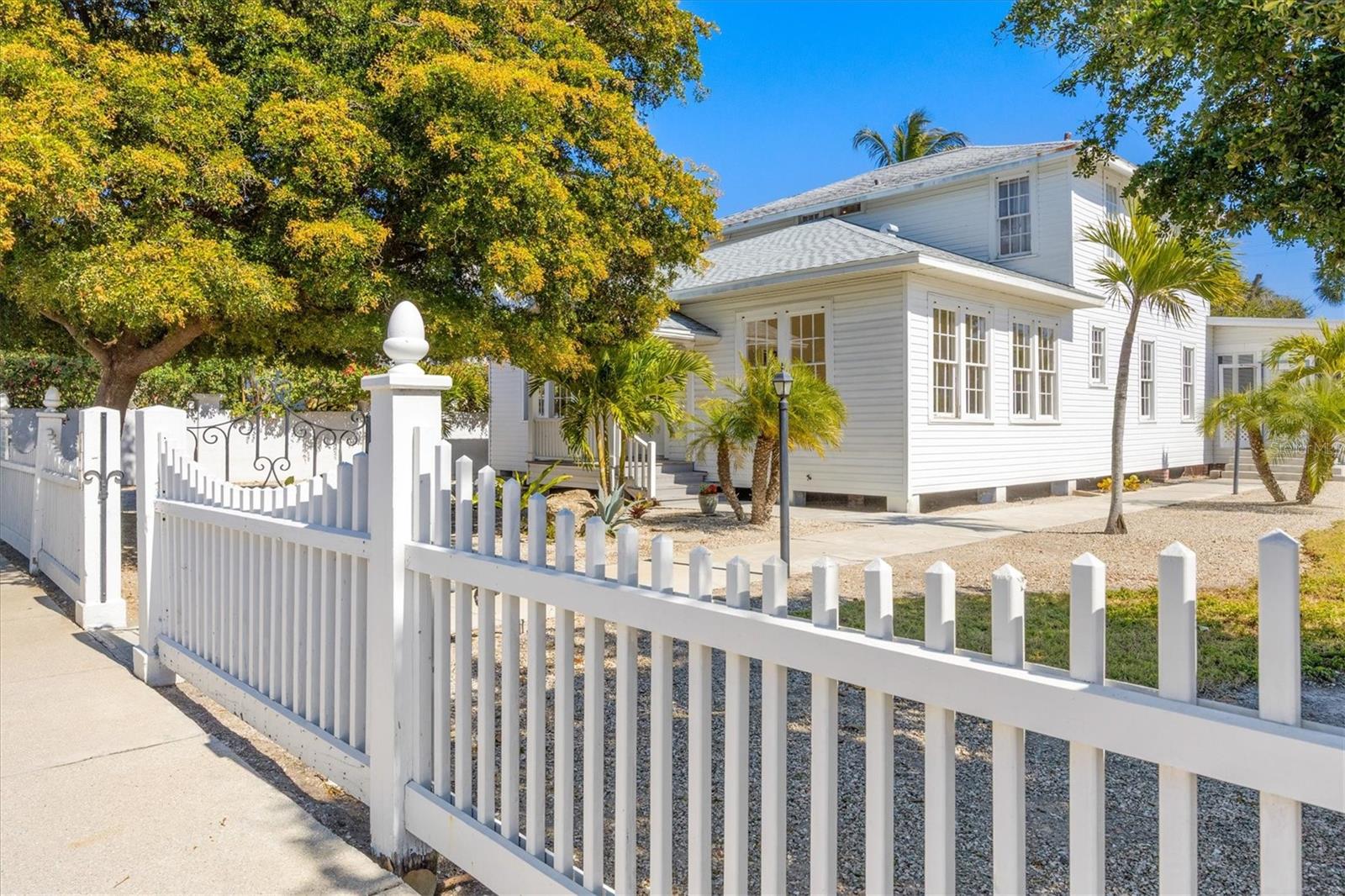 D6146072 Property Photo