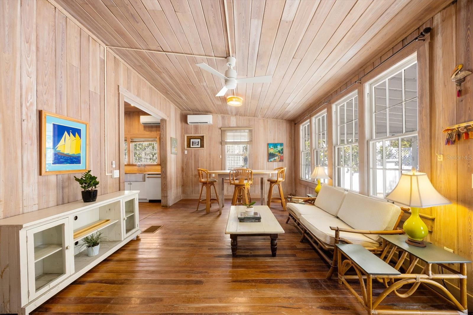 D6146072 Property Photo