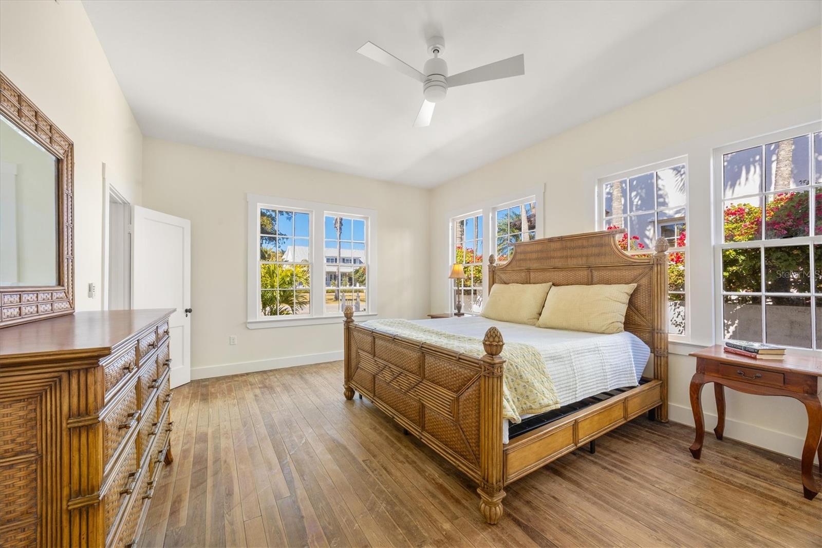 D6146072 Property Photo