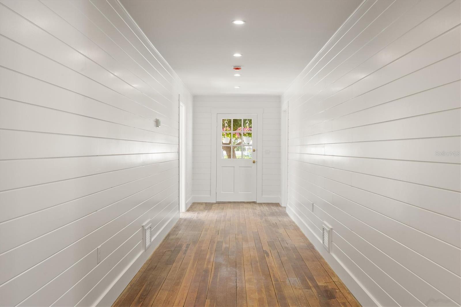 D6146072 Property Photo