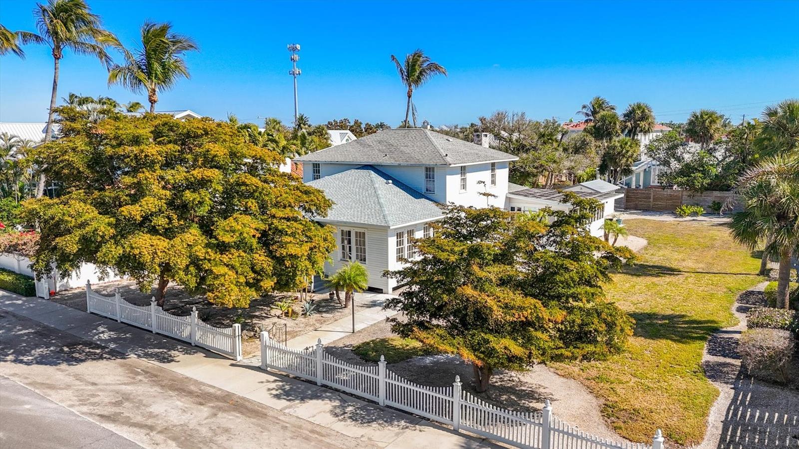 D6146072 Property Photo