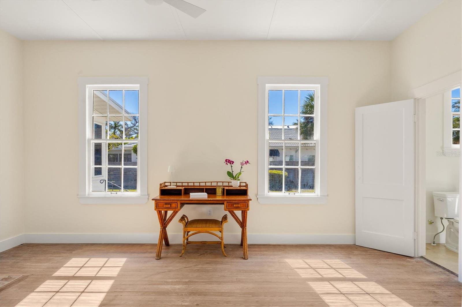 D6146072 Property Photo