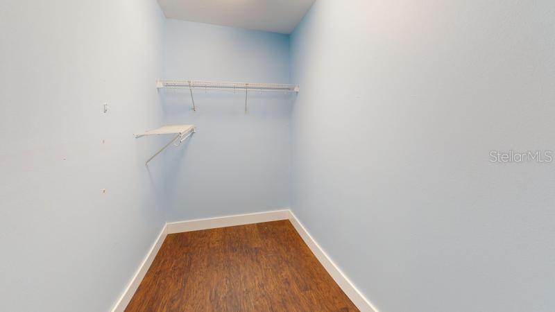Main Bedroom Walk-in Closet