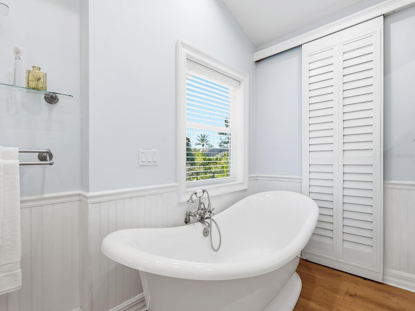 A4681768 Property Photo