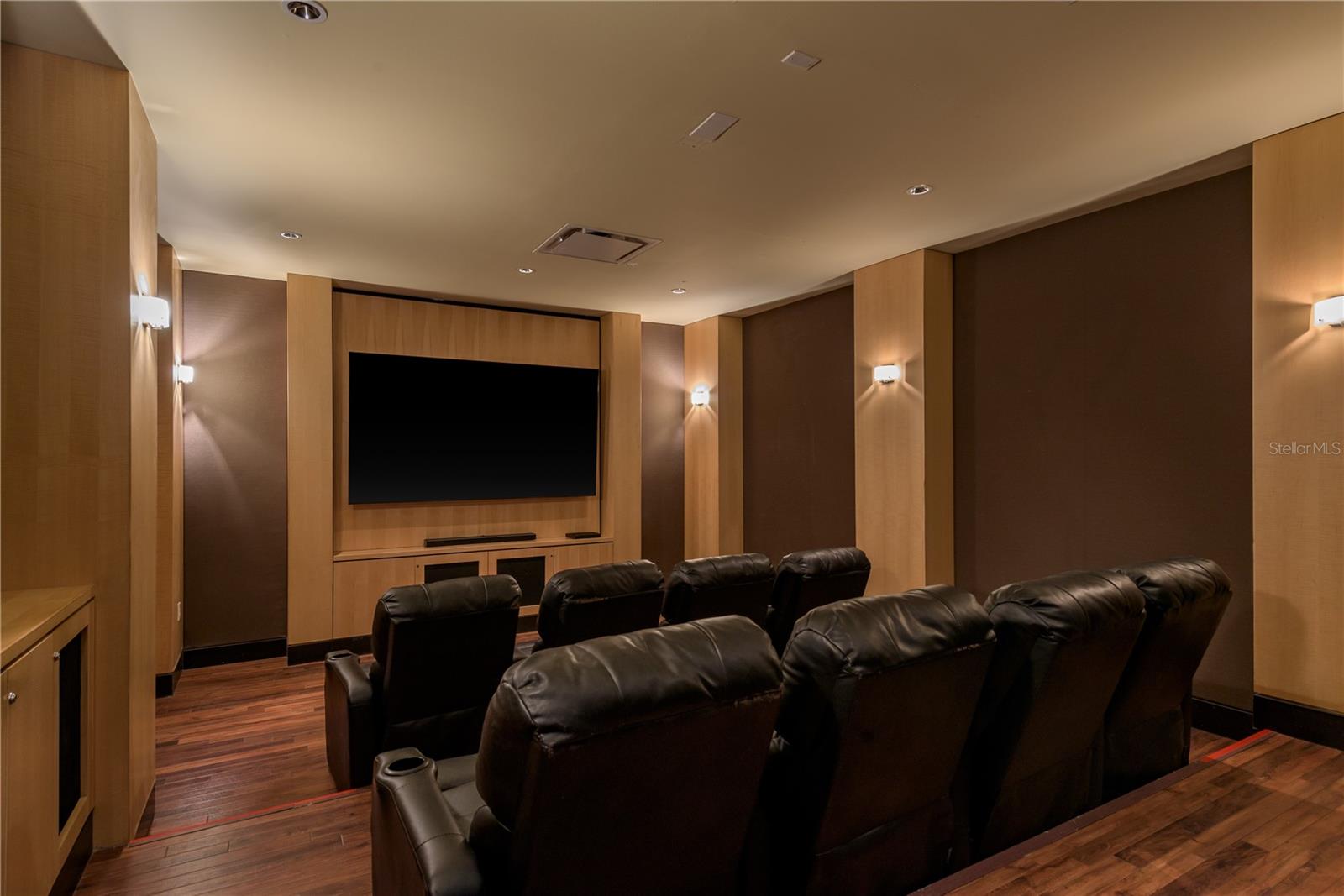 Theater w Popcorn Machine